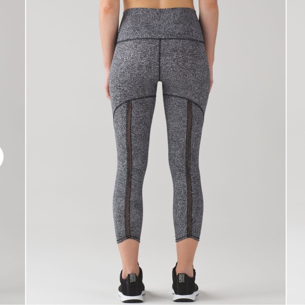 Lululemon Wunder Under Pant (Hi-Rise) (Mesh)
Line Up White Black